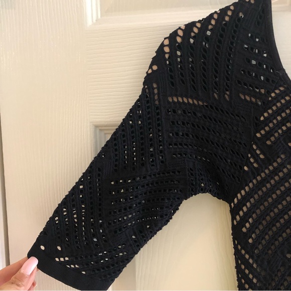 Bebe Women’s Black Open Knit Bodycon Herringbone Pattern Dress Nude Lining Sz S - Picture 5 of 9